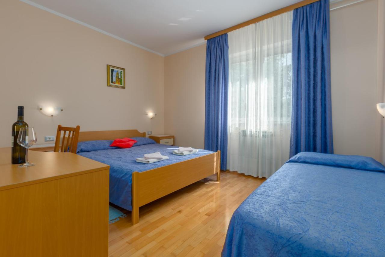 Apartments Maria Porec Exterior photo