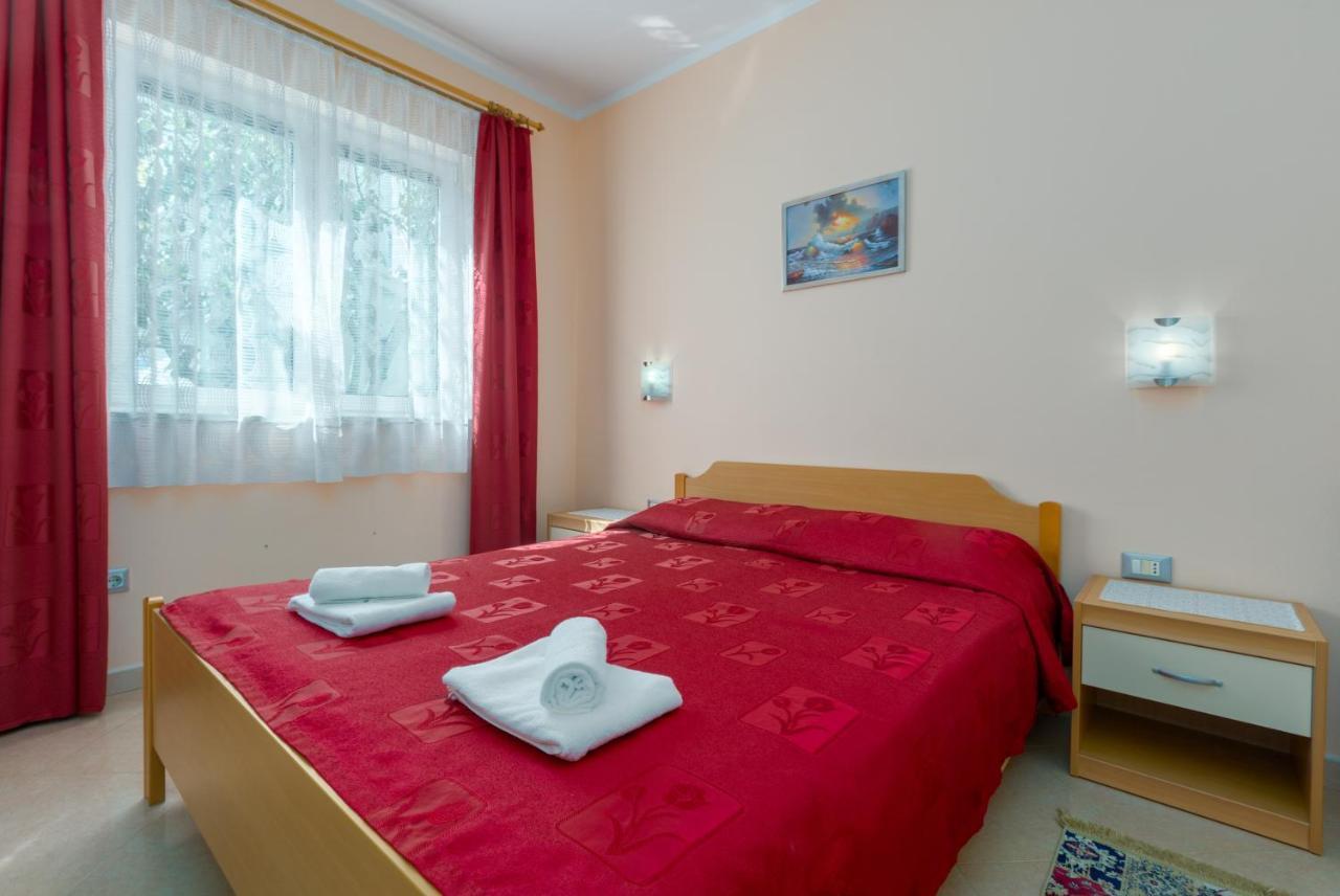 Apartments Maria Porec Exterior photo