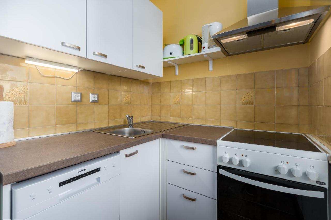 Apartments Maria Porec Exterior photo