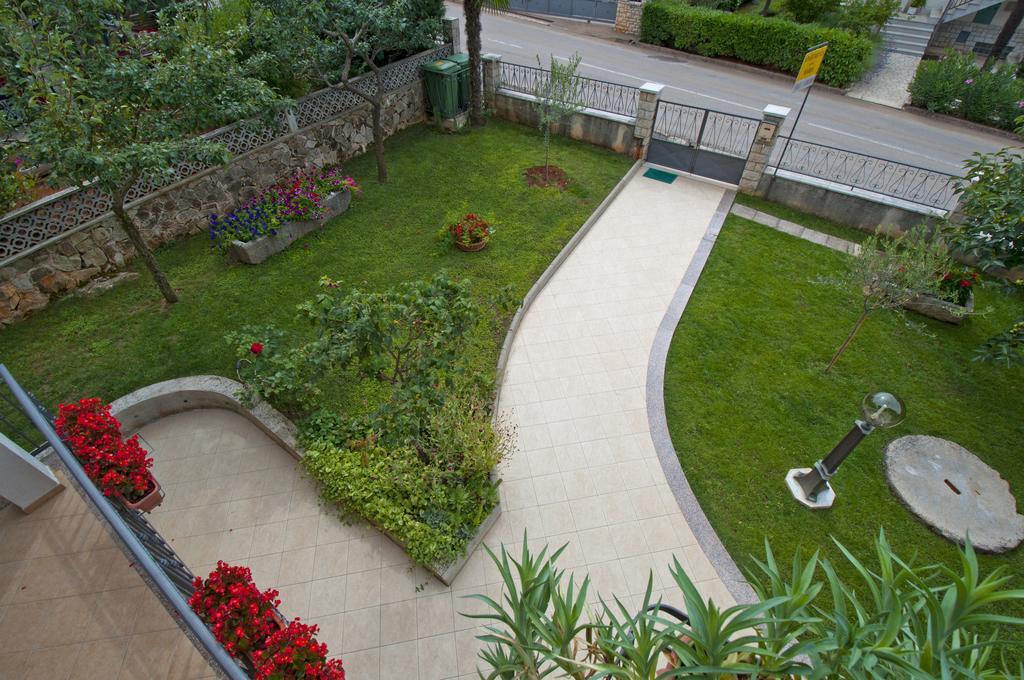 Apartments Maria Porec Exterior photo