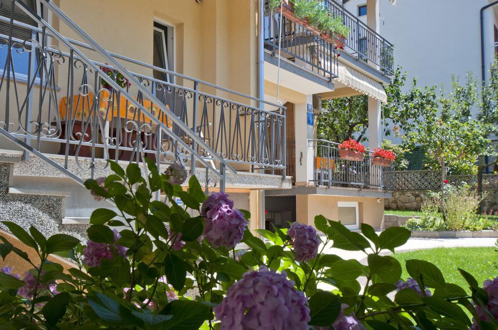 Apartments Maria Porec Exterior photo