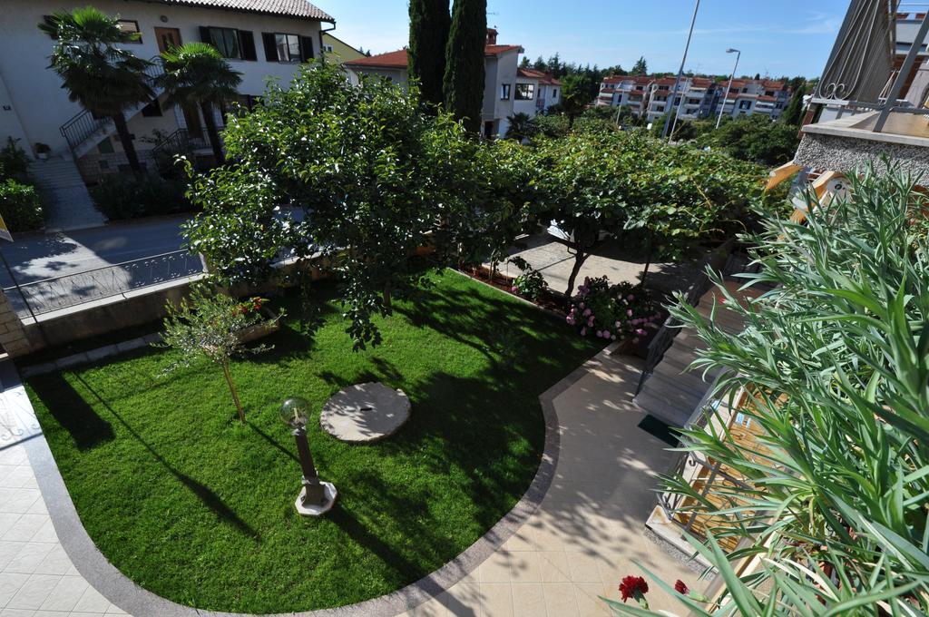 Apartments Maria Porec Exterior photo
