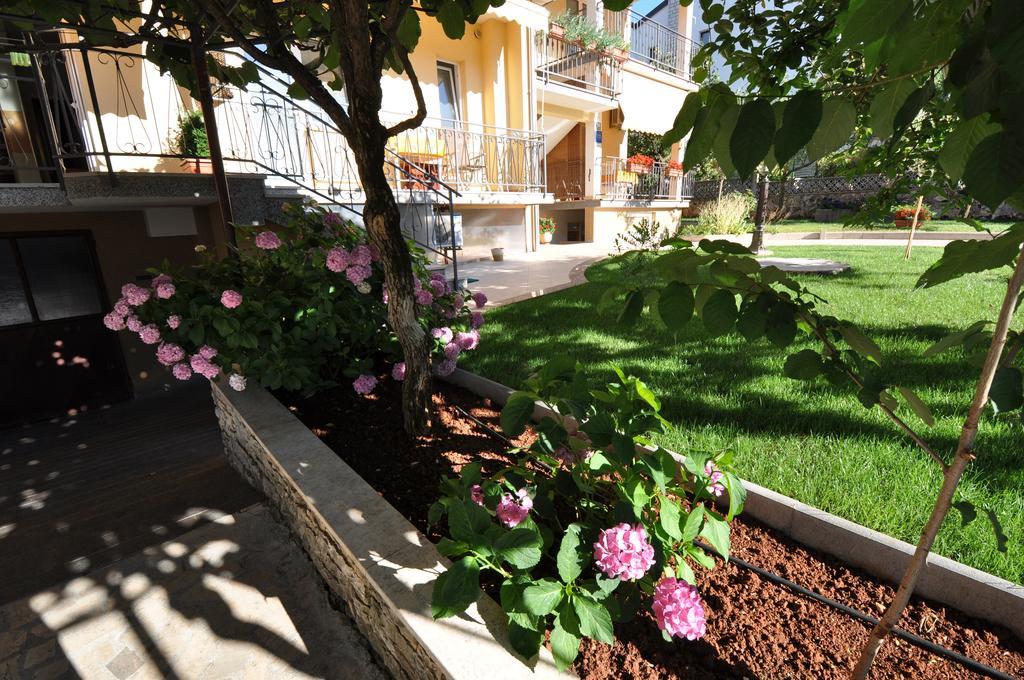Apartments Maria Porec Exterior photo